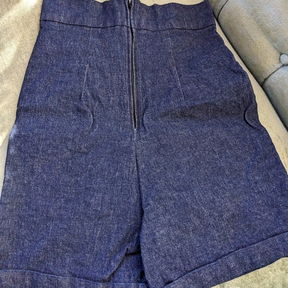 Queen of Hearts High waisted denim shorts Xs - Picture 2 of 3